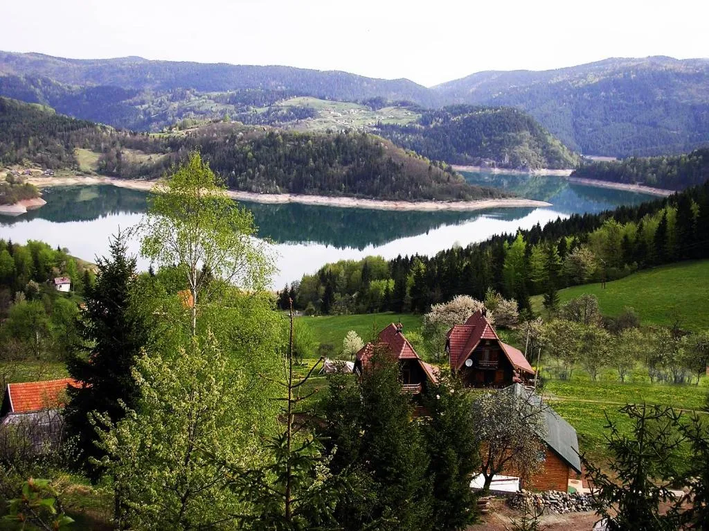 Konaci Zaovljanska jezera, hotel di Zaovine