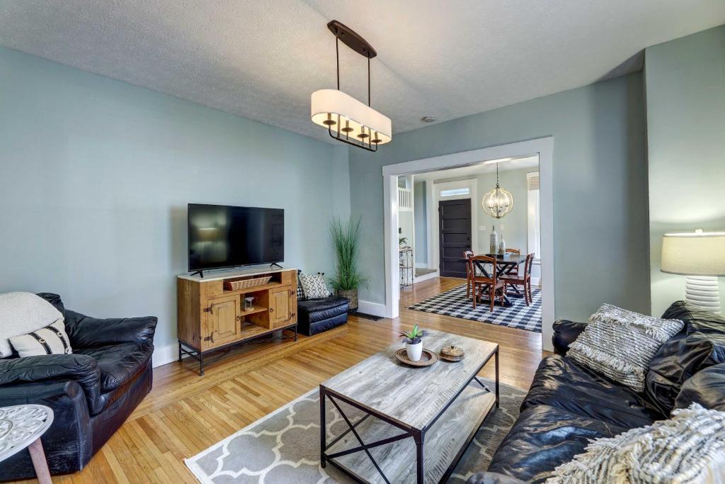 Charming Mason Home 27 Mi to Downtown Cincinnati!