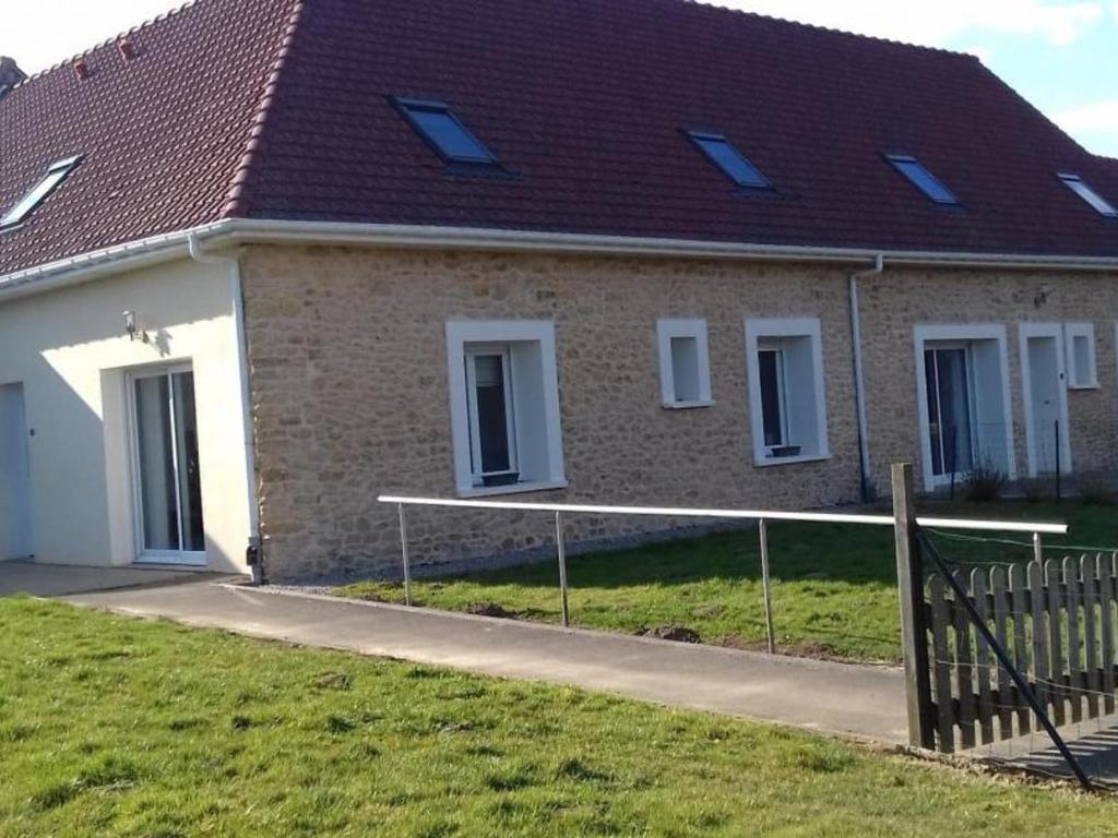 Gîte spacieux avec terrain clos, terrasse, 4 chambres, animaux acceptés, près de Belle-et-Houllefort - FR-1-376-104, Belle-et-Houllefort