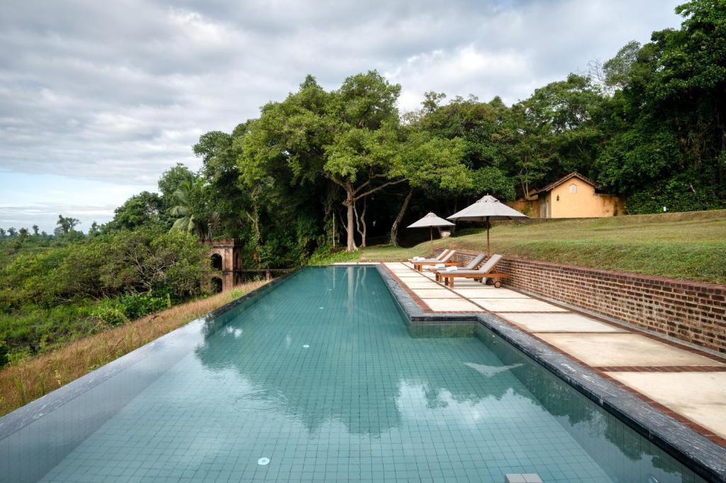 Lunuganga Estate photo