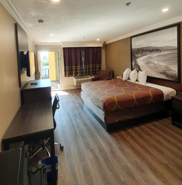Super 8 By Wyndham Cypress Buena Park Area photo