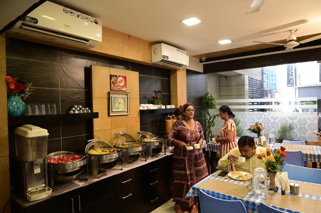 Food and beverages, Grand Cascade Hotel - Chennai Central in Chennai