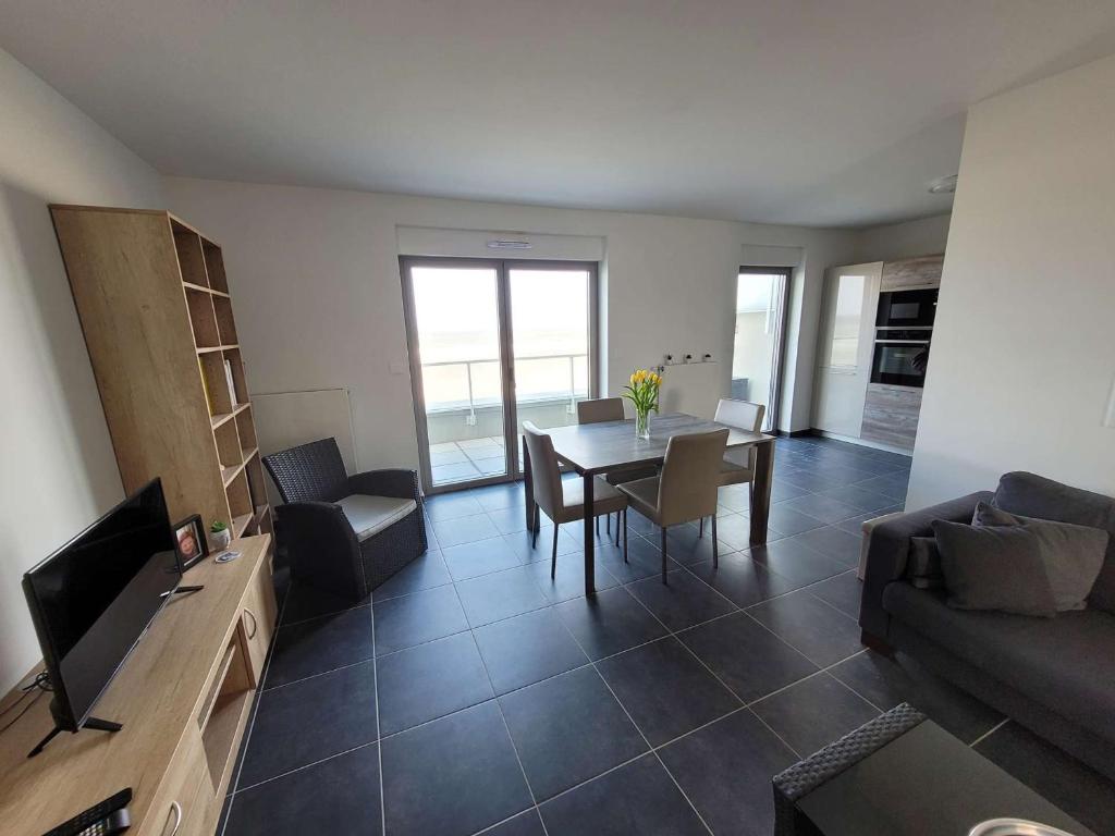 Grand T3 vue mer avec balcon et parking, accès direct plage - FR-1-674-1 - 5