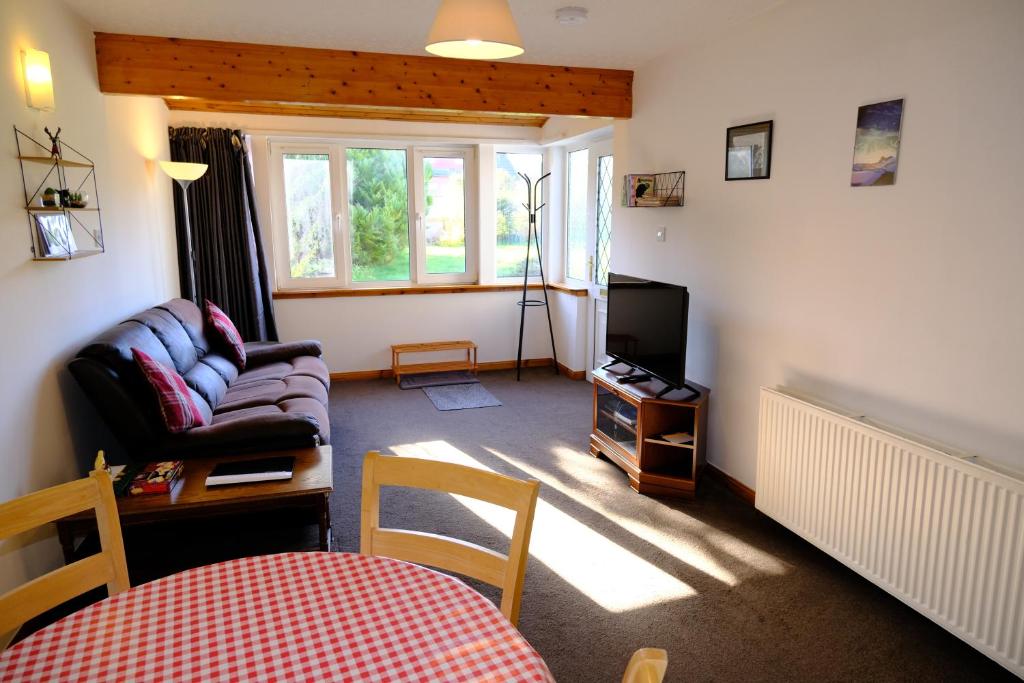 Lovely 1-bedroom apartment with free parking, Inverness