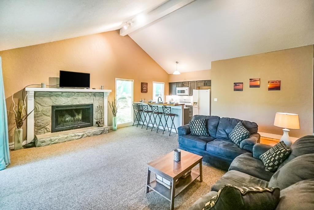 Ship Dock Lane A, Osage Beach