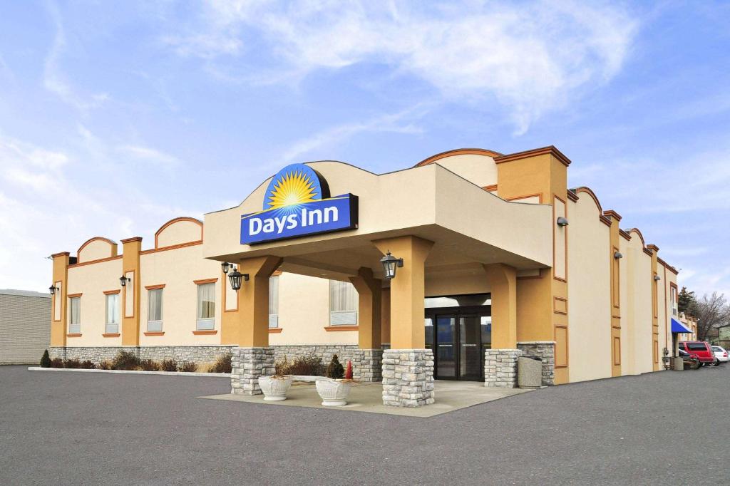 Days Inn by Wyndham Brampton, Brampton