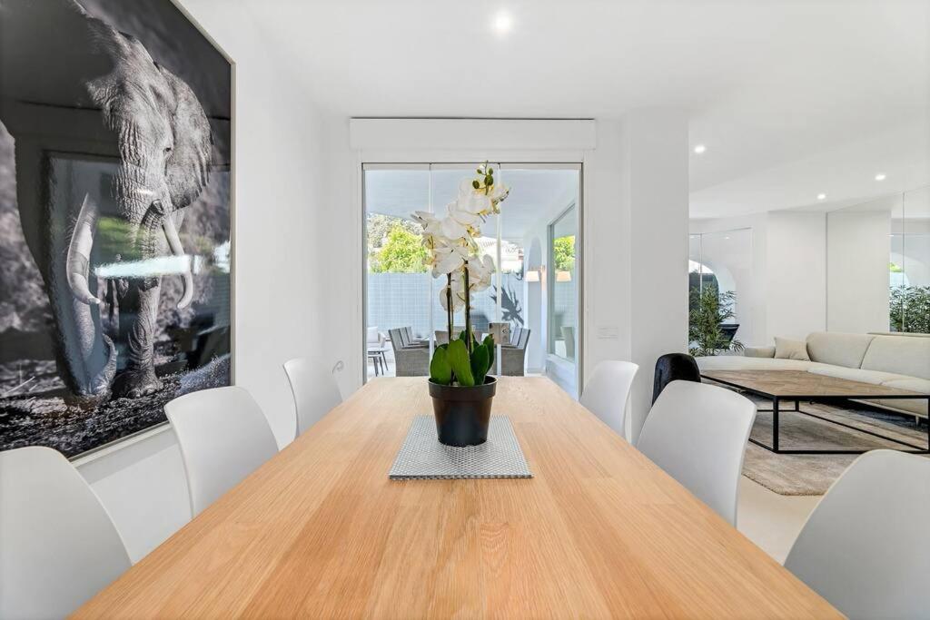 by Riva - Stylish 3 Bedroom Luxury Apartment in Los Naranjos de Marbella, Marbella