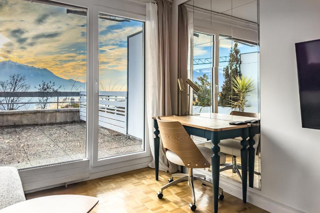Beautiful Studio Lake View and Castle - 4