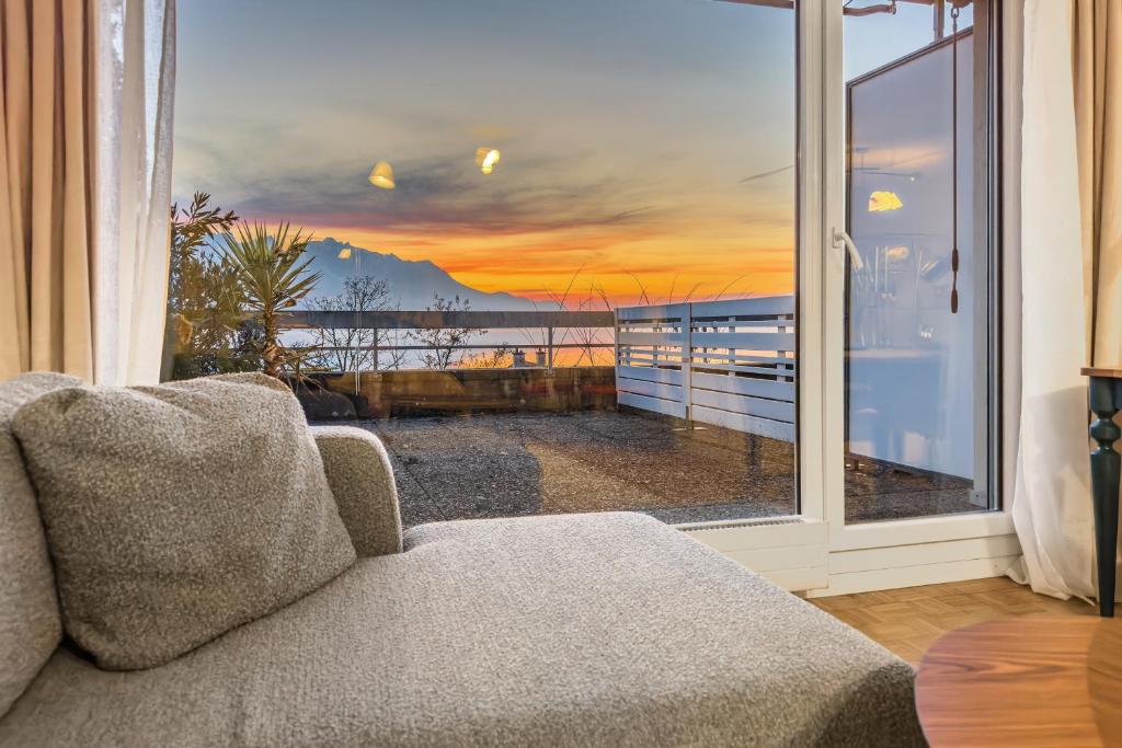 Beautiful Studio Lake View and Castle - 2