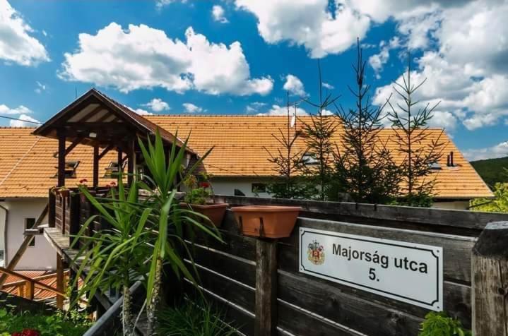 Baráthegyi Panzió és élménypark