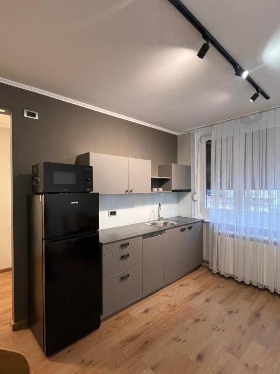 Downtown Admiral - 4