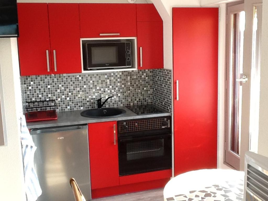 Studio romantique avec balcon et parking à 50 m de la plage - FR-1-712-12 - 2