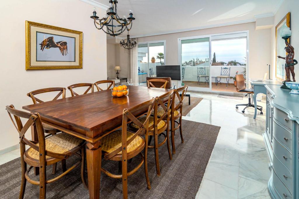 Andalusian Elegance apartment in El Paraiso with 360 views over Sea and Mountains - 2