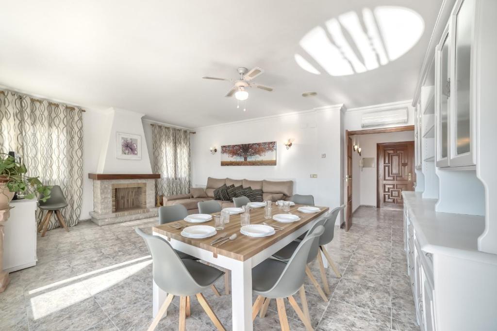 Villa Garrofer - PlusHolidays 전경