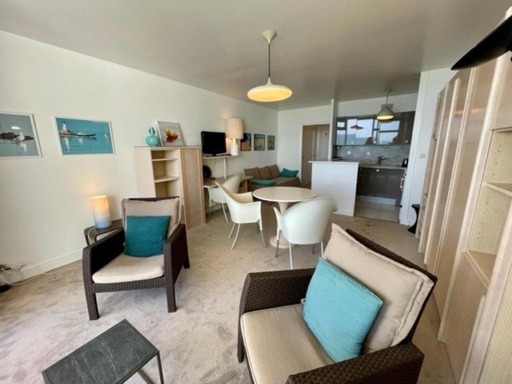 Studio rénové 35m², 3 pers, face mer, animaux admis - FR-1-478-101 - 2