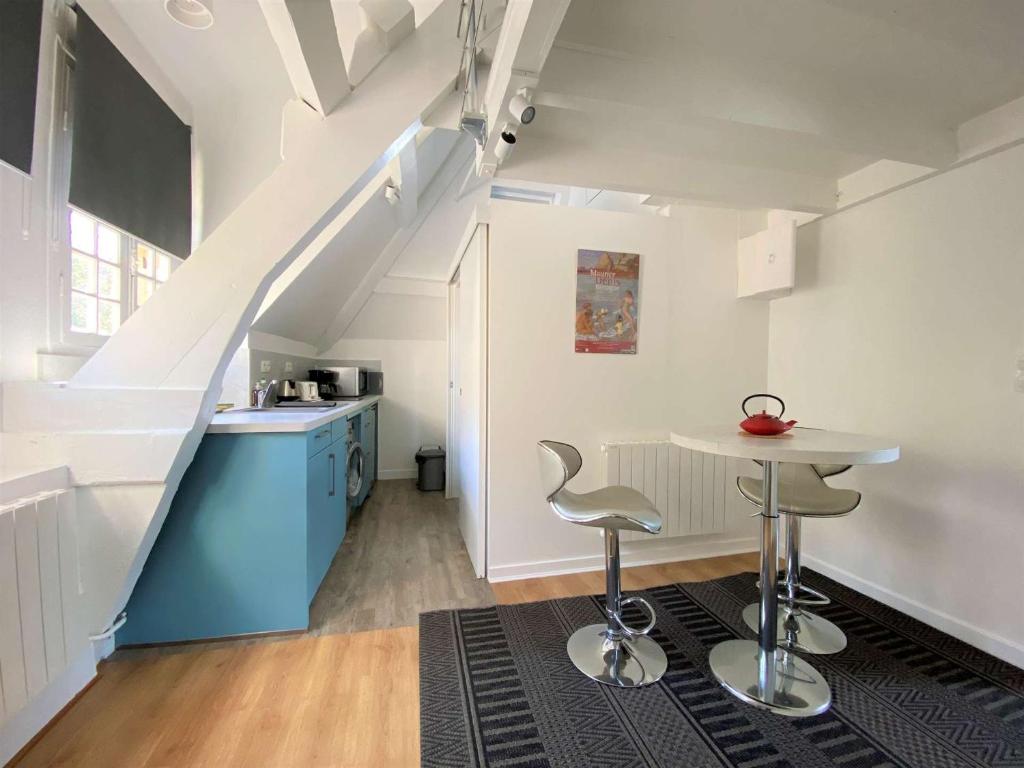 Appartement rénové au Château de Trestraou avec parking, proche plage et commerces - FR-1-368-163 - 3