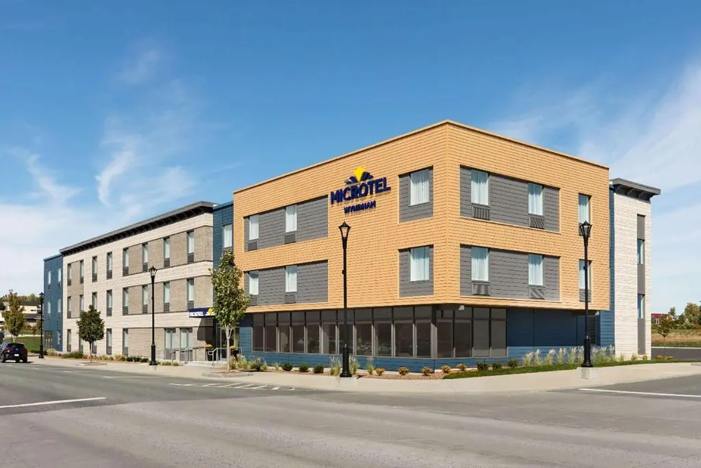 Microtel Inn & Suites by Wyndham Lachute, hotel in Lachute