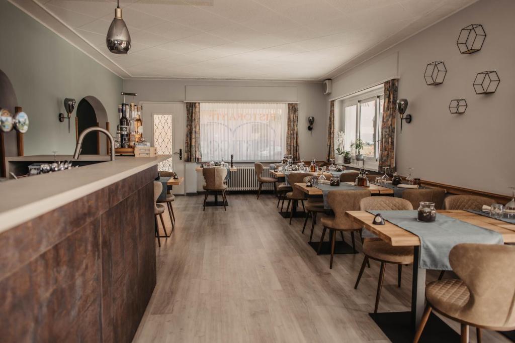 Restaurant, Albergo Ristorante Al Portico in Locarno