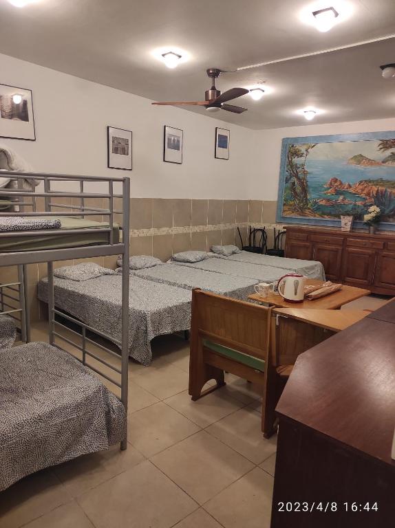 Hostal Sant Jordi - 2