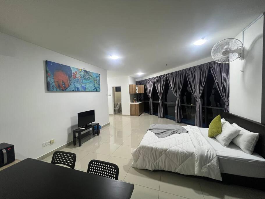 Entire Unit PJ PacificTower Pool Parking Opp JayaOne, Petaling Jaya