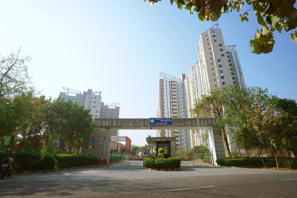 Entire Super Luxury 3 bedroom in Gr Noida near expo mart photo
