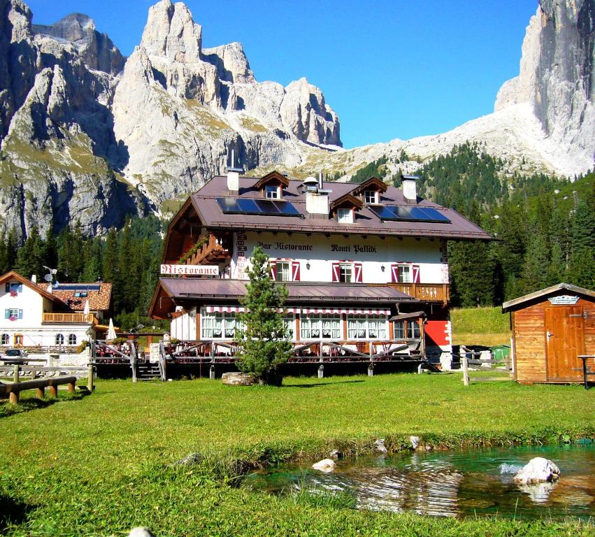 Rifugio Monti Pallidi photo
