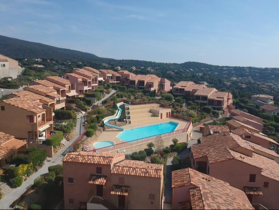 Terrasse de 30m2 vue mer panoramique 1 chambre - 3