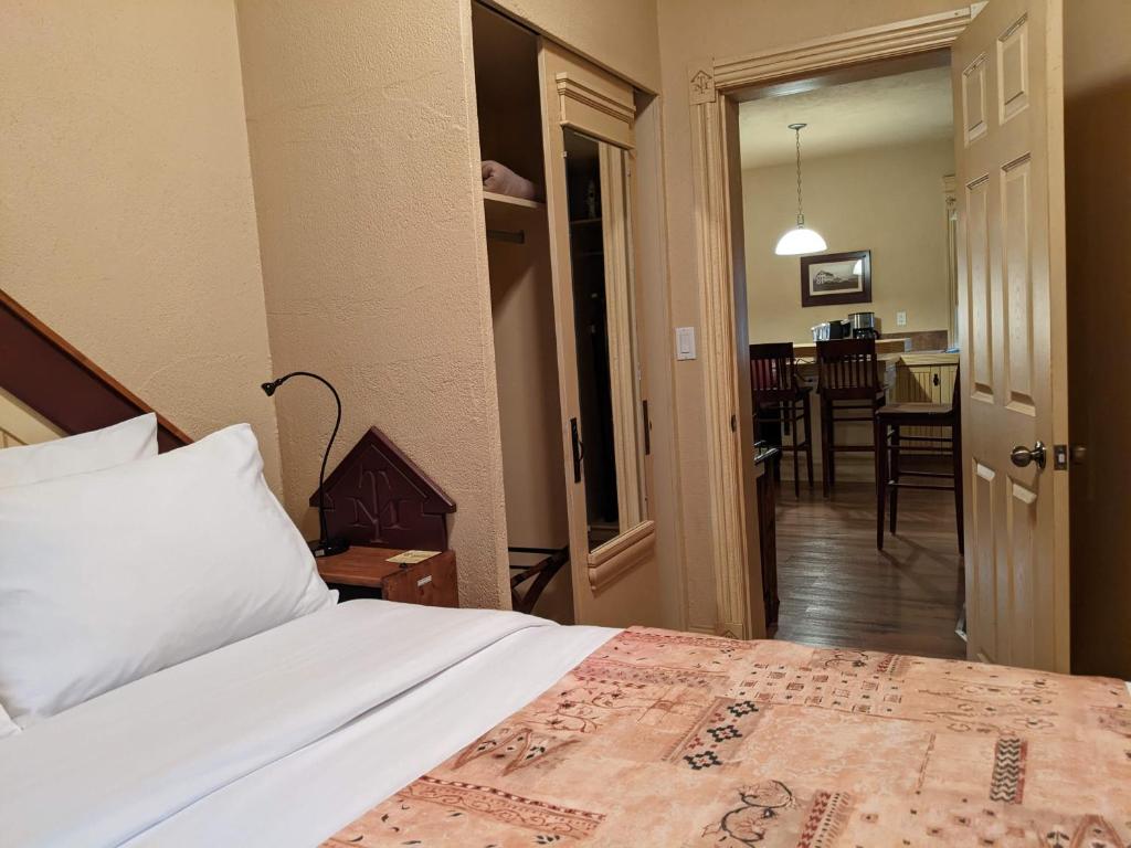 Third Mission Heritage Suites photo