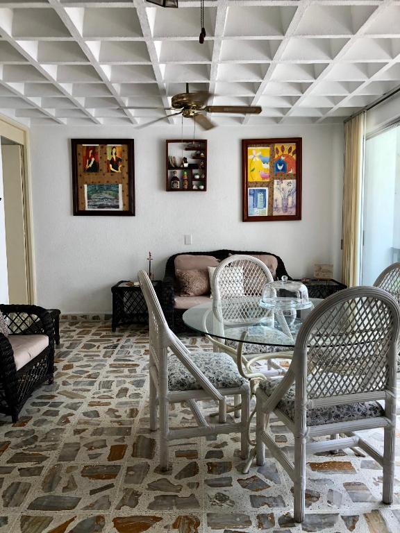 Departamento sobre Costera, 1min La Quebrada, 3m playas y yates - 1