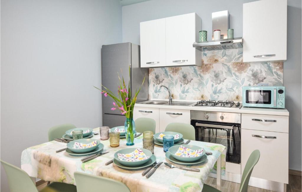 Amazing Home In Pozzallo Rg - 5