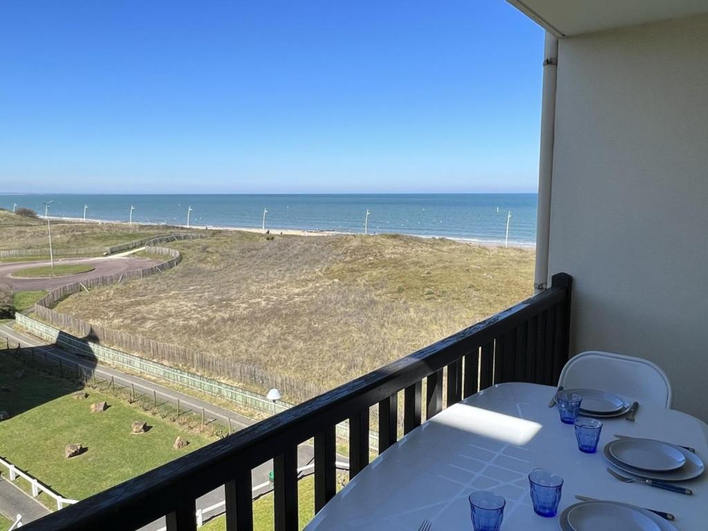 Appartement 2 pièces avec balcon et accès direct plage à Cabourg, animaux admis - FR-1-487-352 - 2