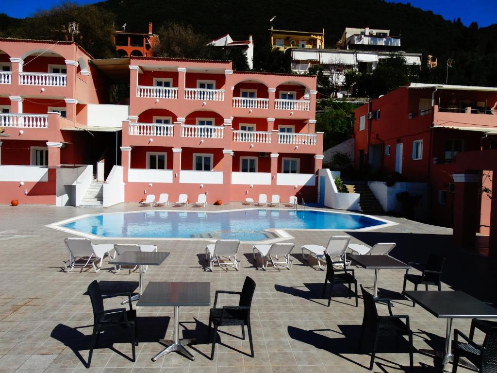 Paradiso Hotel Corfu Sea View Apartments with Pool in Ipsos — Swimming pool in Ypsos, Ionian Islands