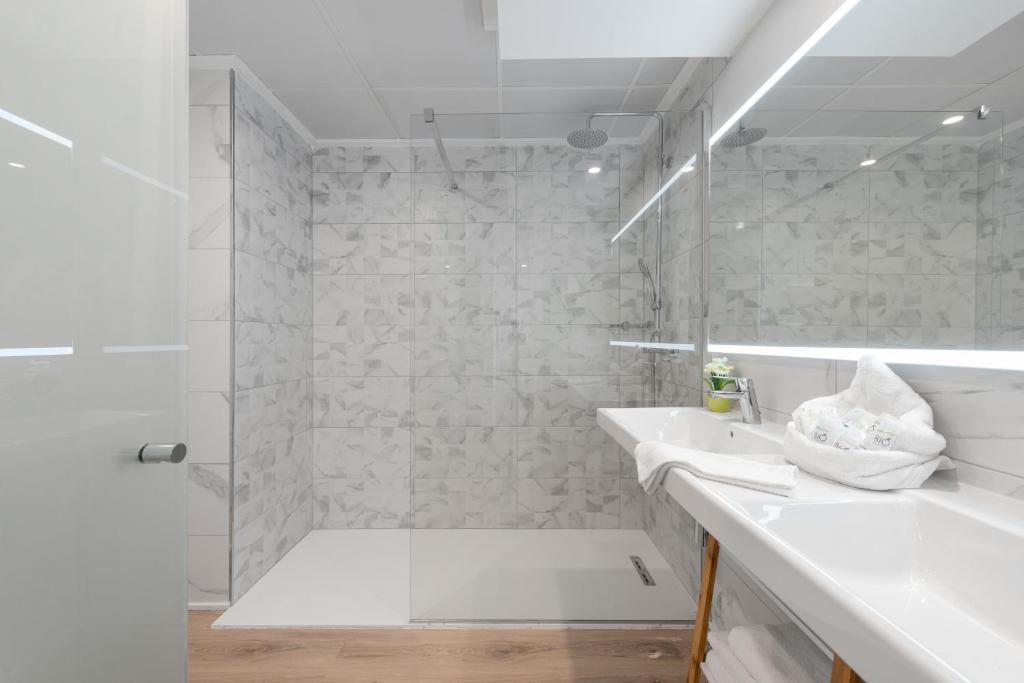 Alcudia Beach Apartments — Pokoje in Alcudia, Baleary