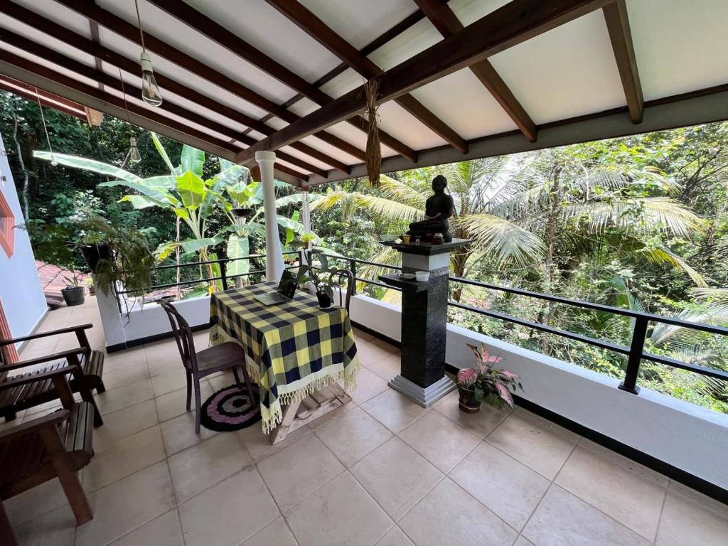 Rock Side Inn, Unawatuna