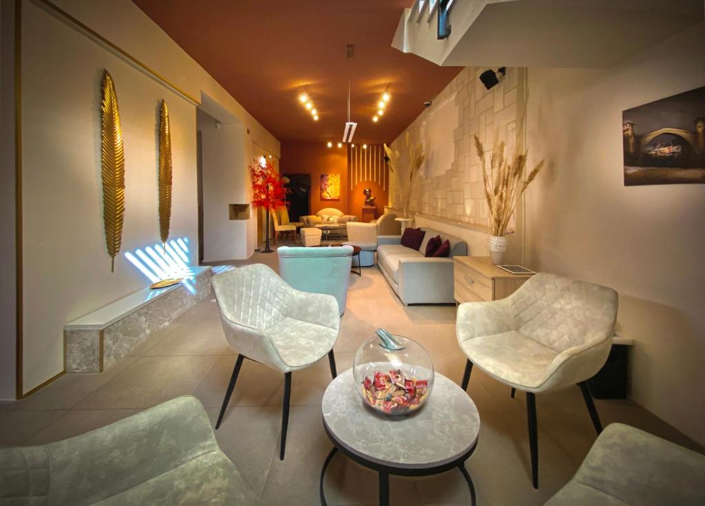 Shangri La Mansion photo