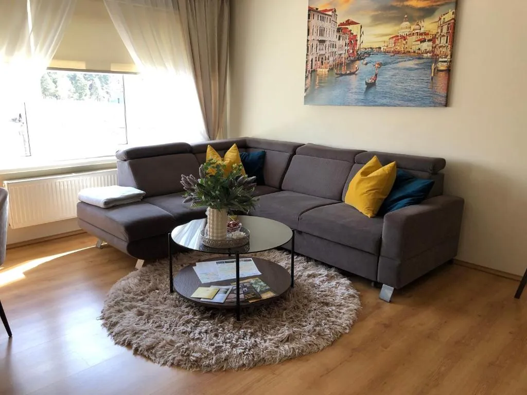 Upes apartamenti Nr: 32, Hotel in Valmiera