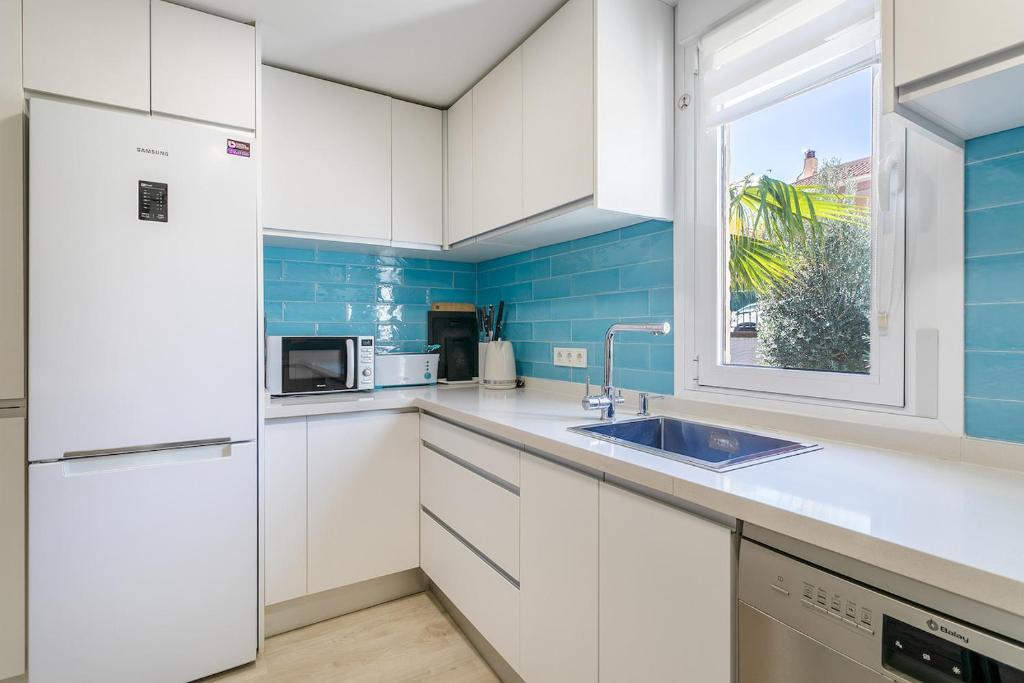 Bonita casa en urbanización privada muy cerca del mar y de Alicante - 4