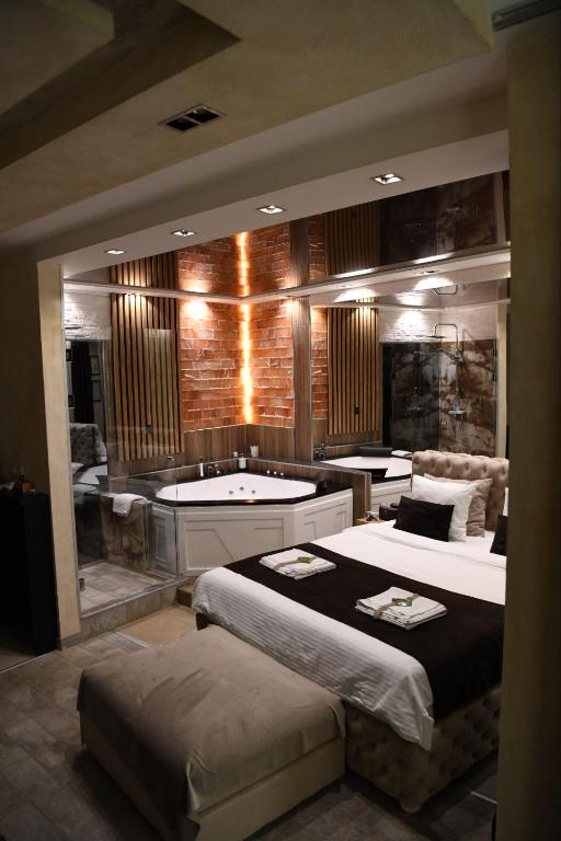 Design Apartment GRAND LUX 4 STAR MALIBU free WiFi & Jacuzzi & Salt wall & Parking photo