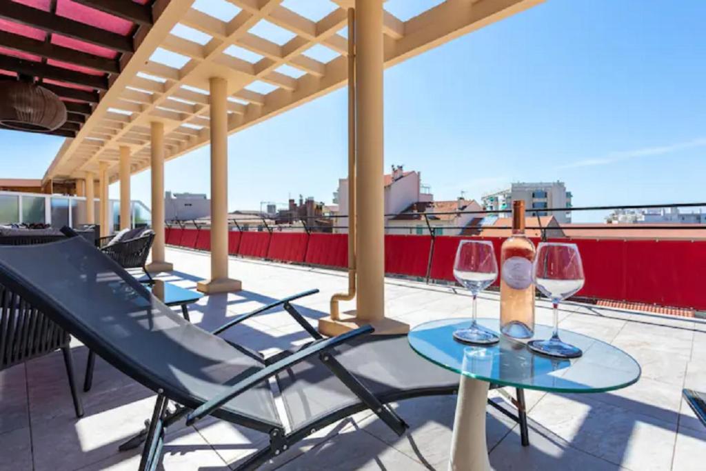 Centrally located flat with sea view terrasse - 2