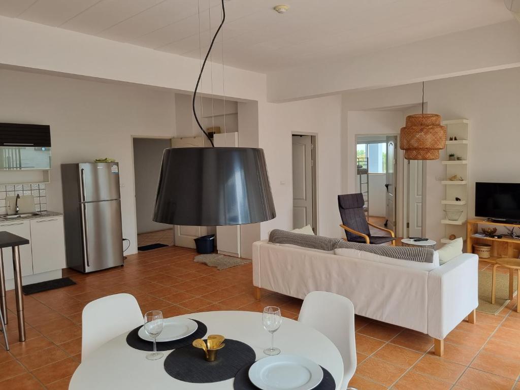 Avatara B condominium Family room B25, Ban Tha Fat