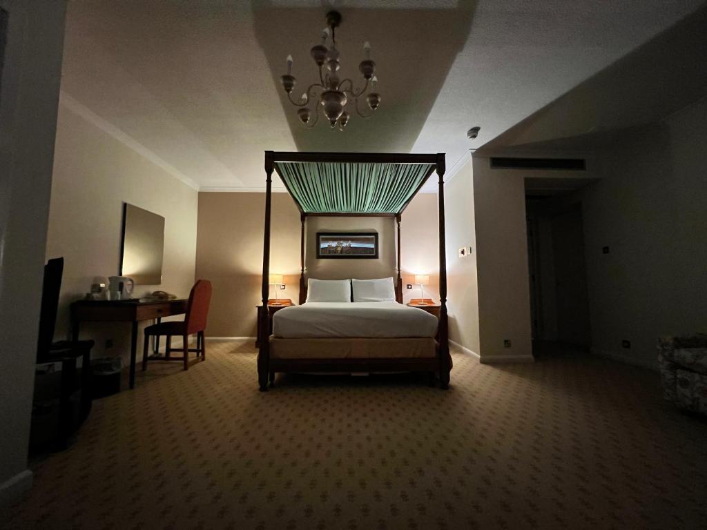 Brook Mollington Banastre Hotel and Spa photo 2
