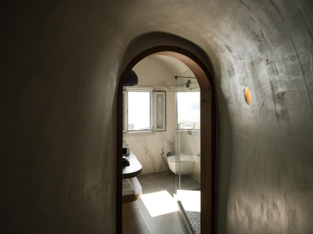 Hom Santorini photo