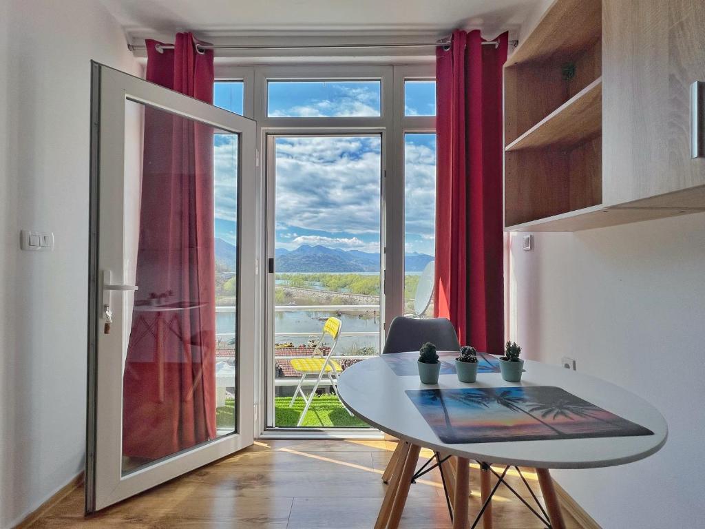 JG Studio apartment, Vranjina