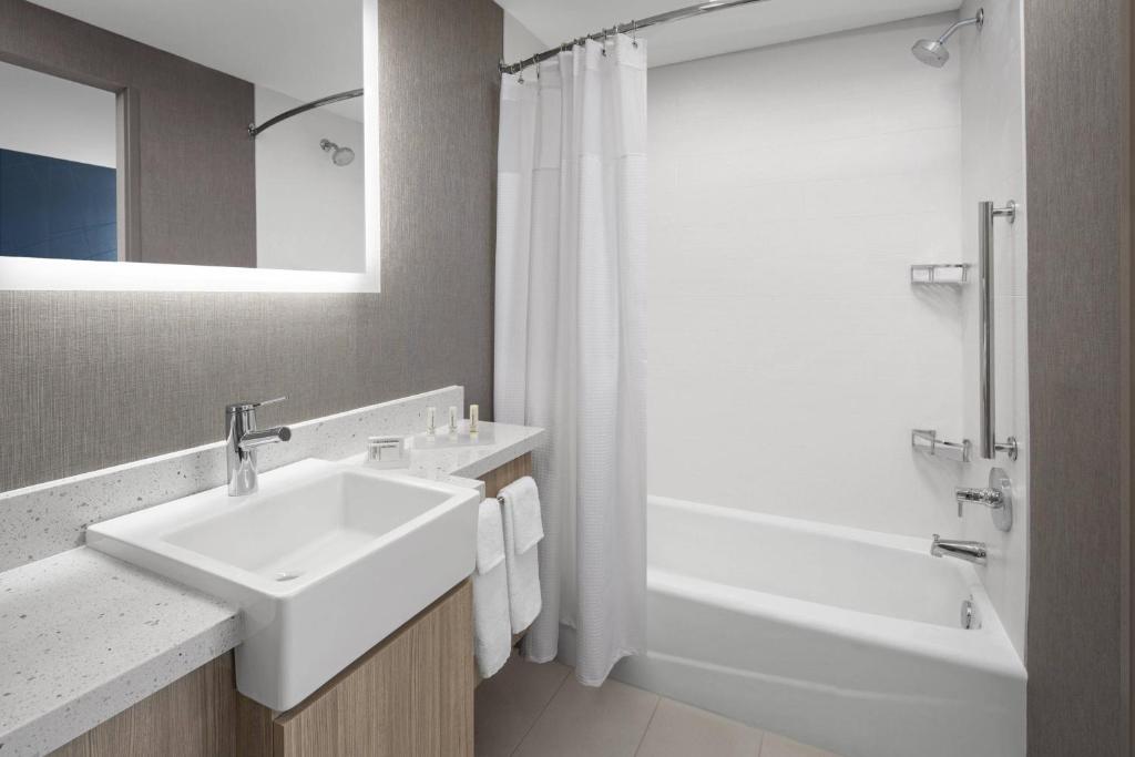 SpringHill Suites by Marriott East Rutherford Meadowlands/Carlstadt photo