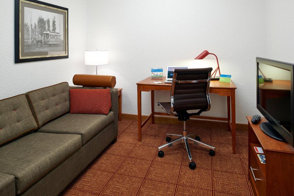TownePlace Suites Minneapolis Downtown/North Loop photo