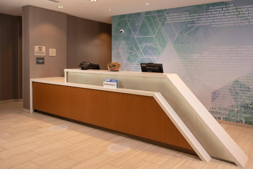 フロント・ロビー