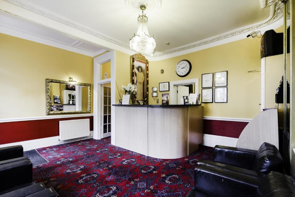 Tudor Court Hotel photo