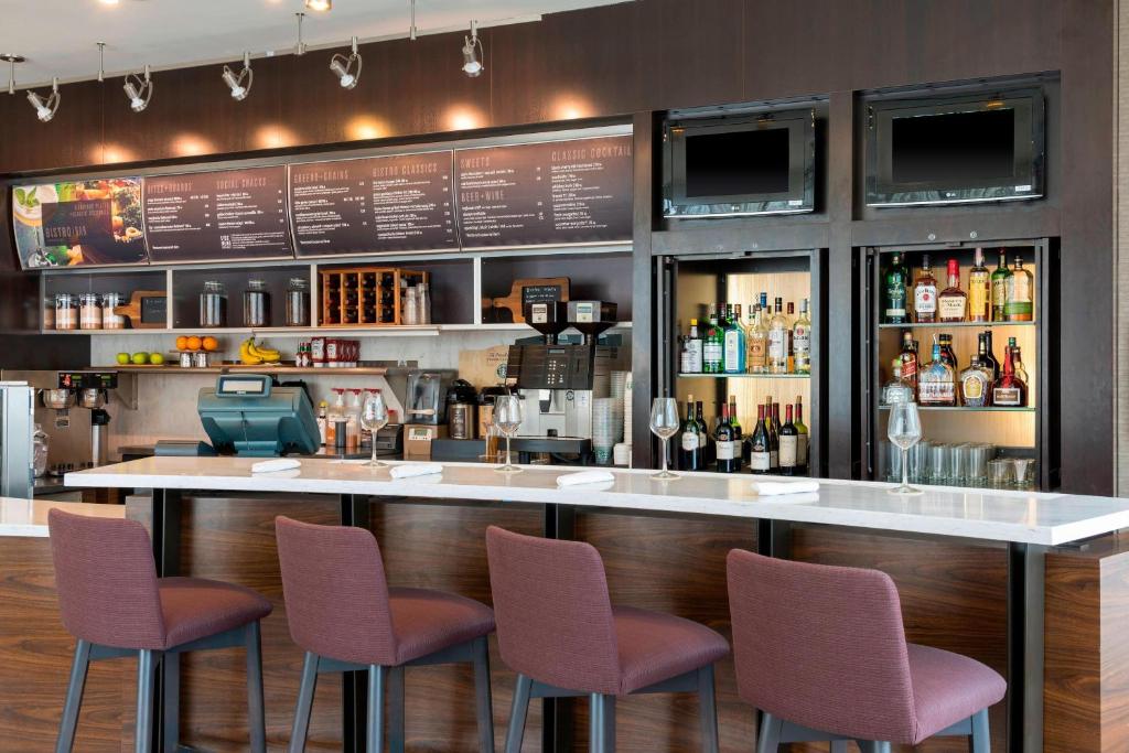 Courtyard by Marriott Louisville Downtown — Hotel in Louisville (KY)