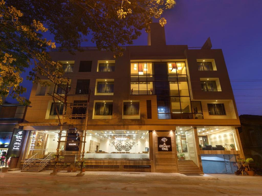 Hotel Silver oak Near Ambabai Temple Kolhapur photo