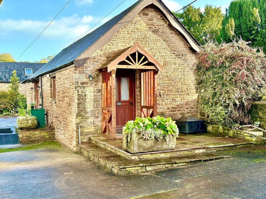 Rowan Cottage, Usk photo 8